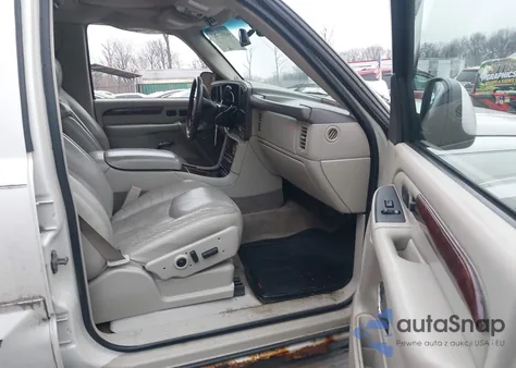 2005 Cadillac Escalade Standard z USA, uszkodzony, nr VIN 1GYEK63N65R107805